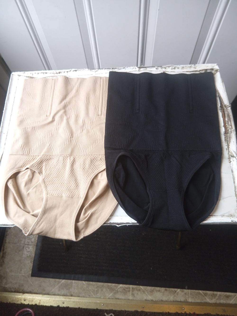 High-Waist Shaping Briefs - Black & Beige